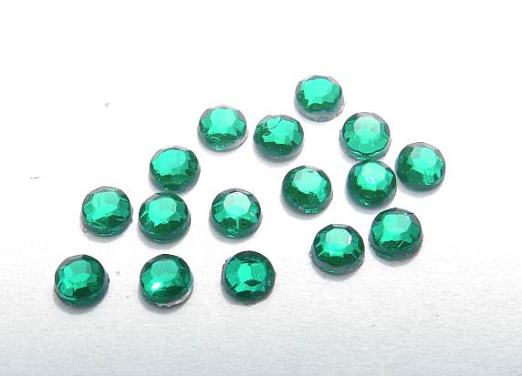 Strasssteine "emerald" 5mm zum aufbügeln